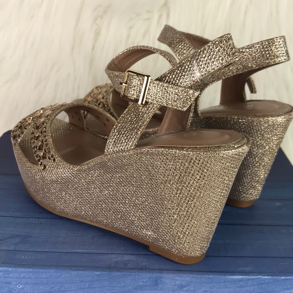 Open Toe Wedge Heels - Picture 4 of 5